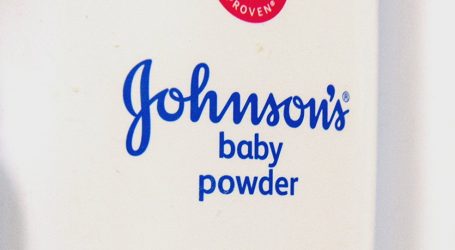 لأول مرة… “جونسون آند جونسون” تسحب أحد منتجاتها الشهيرة من الأسواق