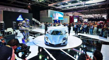 السيارات الكهربائية تتصدر المشهد في معرض دبي الدولي للسيارات