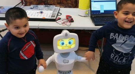 “روبوت” لمساعدة المسنين والتلامذة برمجه لبناني