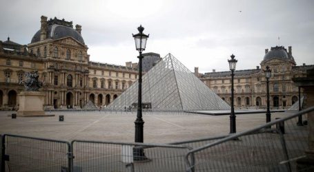 متحف اللوفر في فرنسا يستعد لإعادة فتح أبوابه