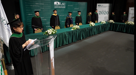 تخرج الكتروني لطلاب كلية الطب في جامعة LAU