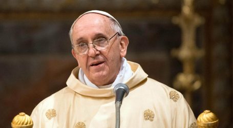 البابا يوجه نداء الى العالم من أجل السلام في ليبيا