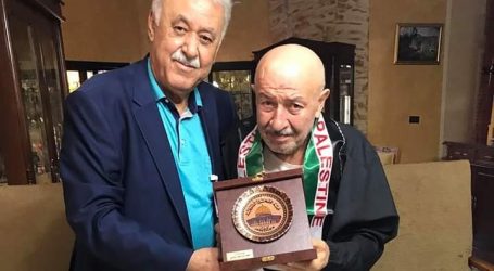 زيداني يقدم درع القدس لرئيس الحركة الثقافية في لبنان