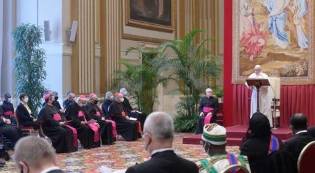 البابا فرنسيس: نطالب بالتزام وطني ودولي يحافظ على هوية لبنان الفريدة