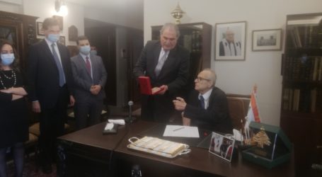 وسام الاستحقاق اللبناني من درجة فضي ذي السعف للقاضي أنطوان بريدي