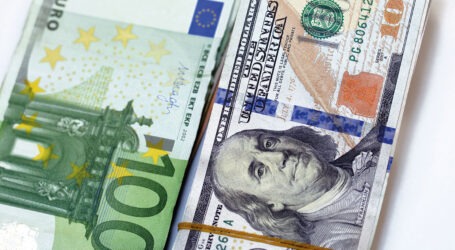 لماذا فشل اليورو في كَسْر هَيْمَنة الدولار الأميركيّ؟