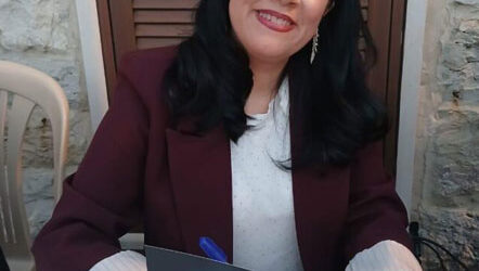 توقيع كتاب “أضواء ثقافية”  لميشلين مبارك في بلدية رشميّا